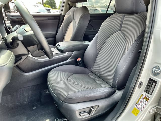 Used 2021 Toyota Highlander L FWD image 15
