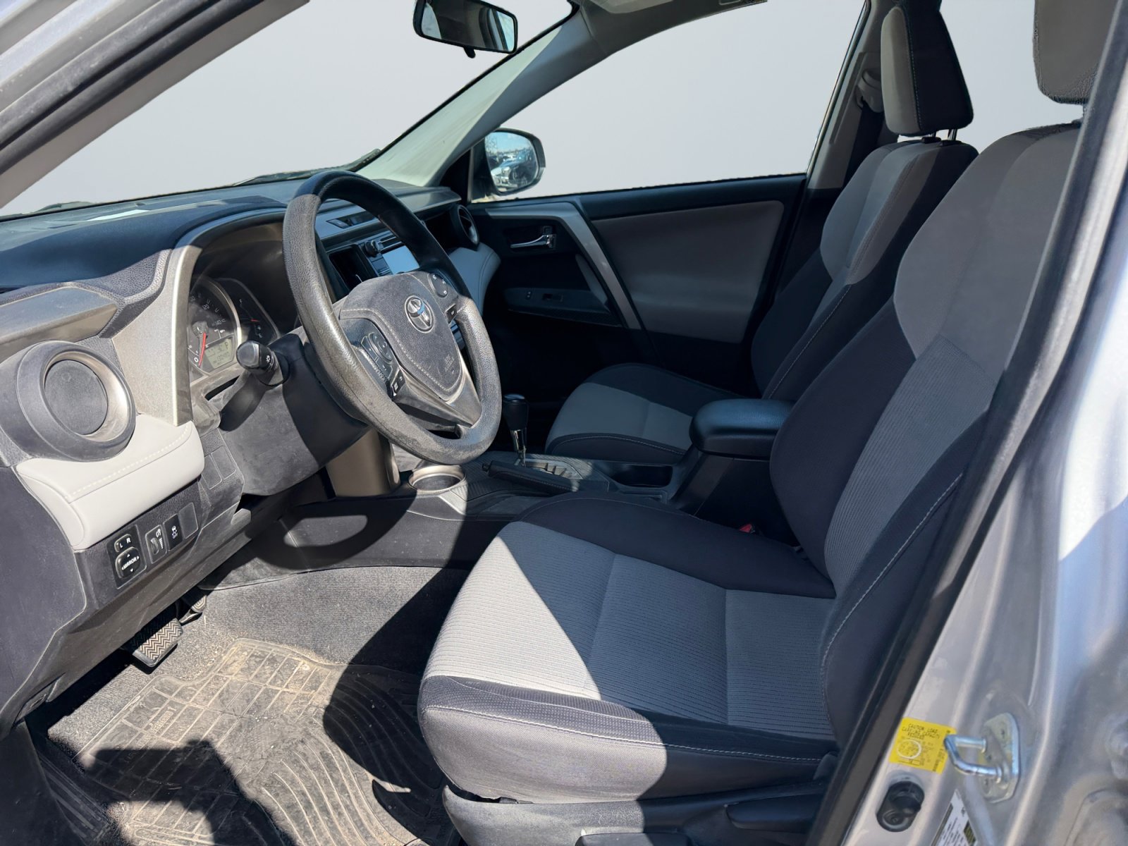 Used 2015 Toyota RAV4 XLE image 10