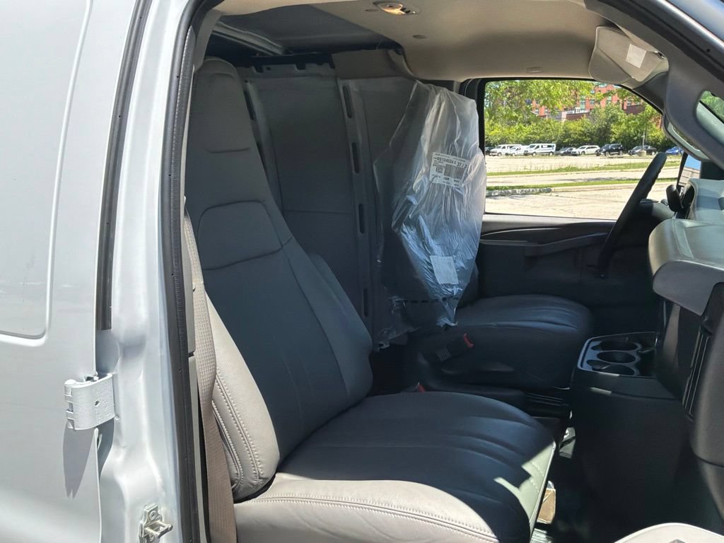 New 2026 GMC Savana 2500 Extended w/ Safety Package RWD image 66