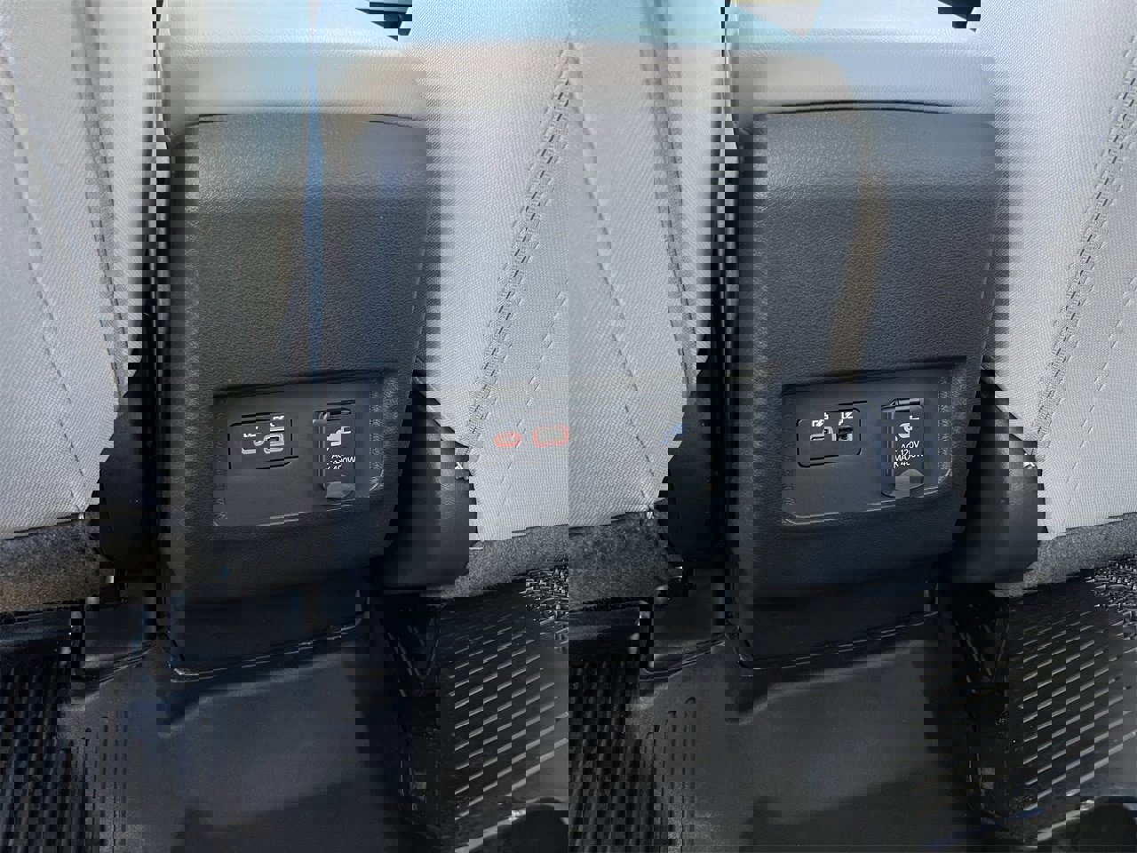 Certified 2025 Nissan Frontier SV w/ SV Convenience Package image 26