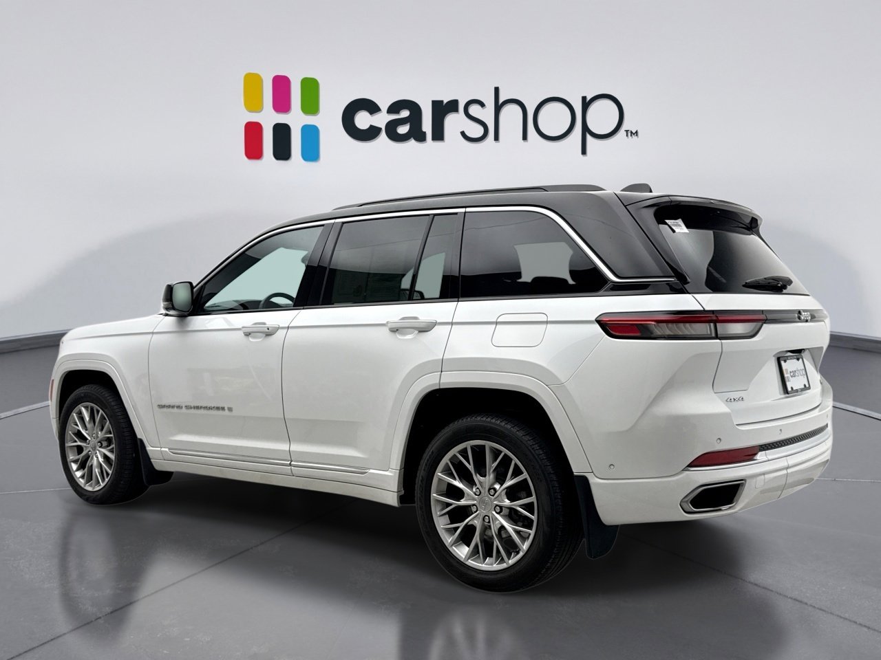 Used 2024 Jeep Grand Cherokee Summit w/ Luxury Tech Group V AWD/4WD image 3