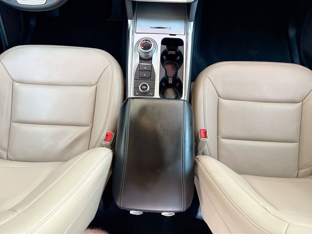 Used 2022 Ford Explorer XLT w/ Equipment Group 202A image 16