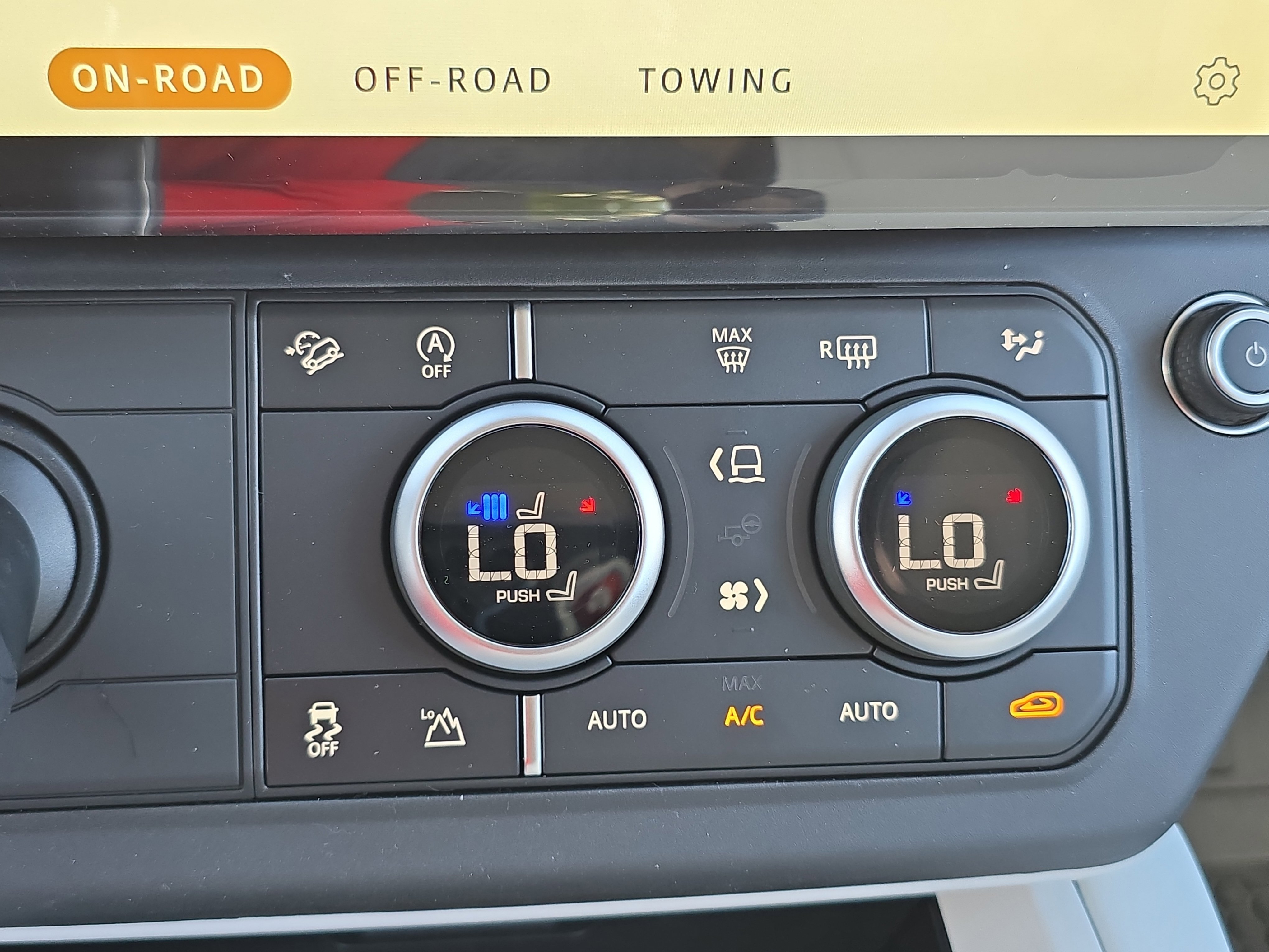 New 2026 Land Rover Defender 110 S image 23