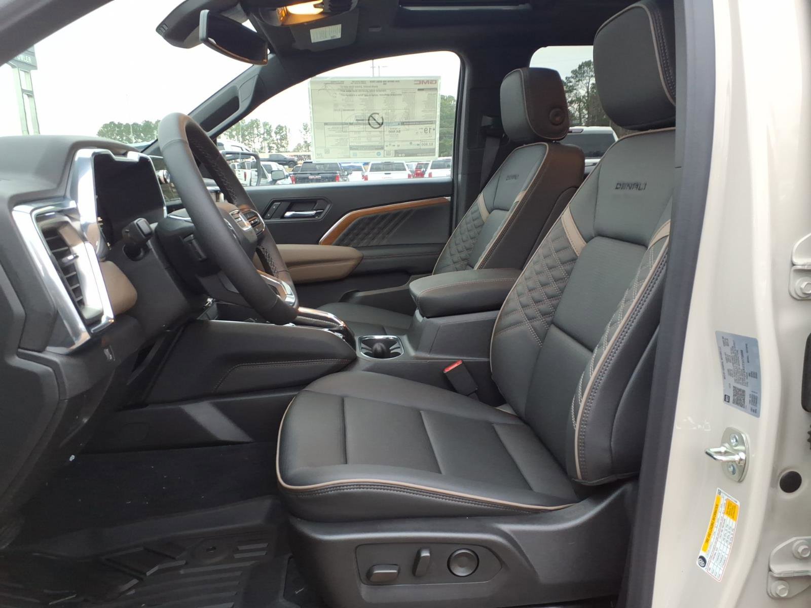 New 2026 GMC Canyon Denali image 19