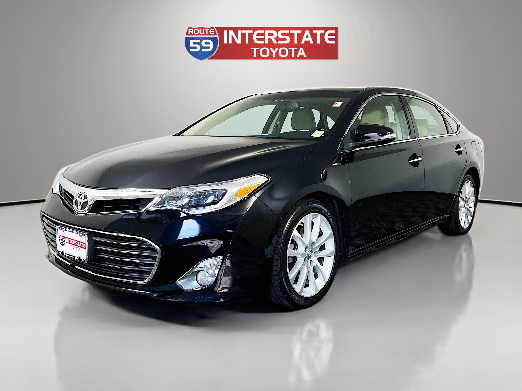 Used 2013 Toyota Avalon Limited FWD image 3