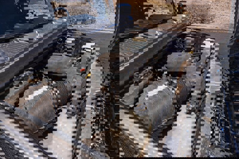 Used 2004 HUMMER H2 w/ Preferred Equipment Group image 30