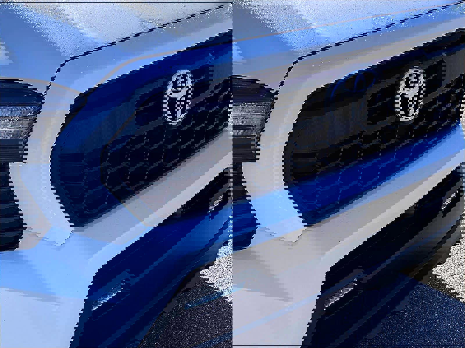 Used 2025 Toyota Tacoma TRD Off-Road image 33