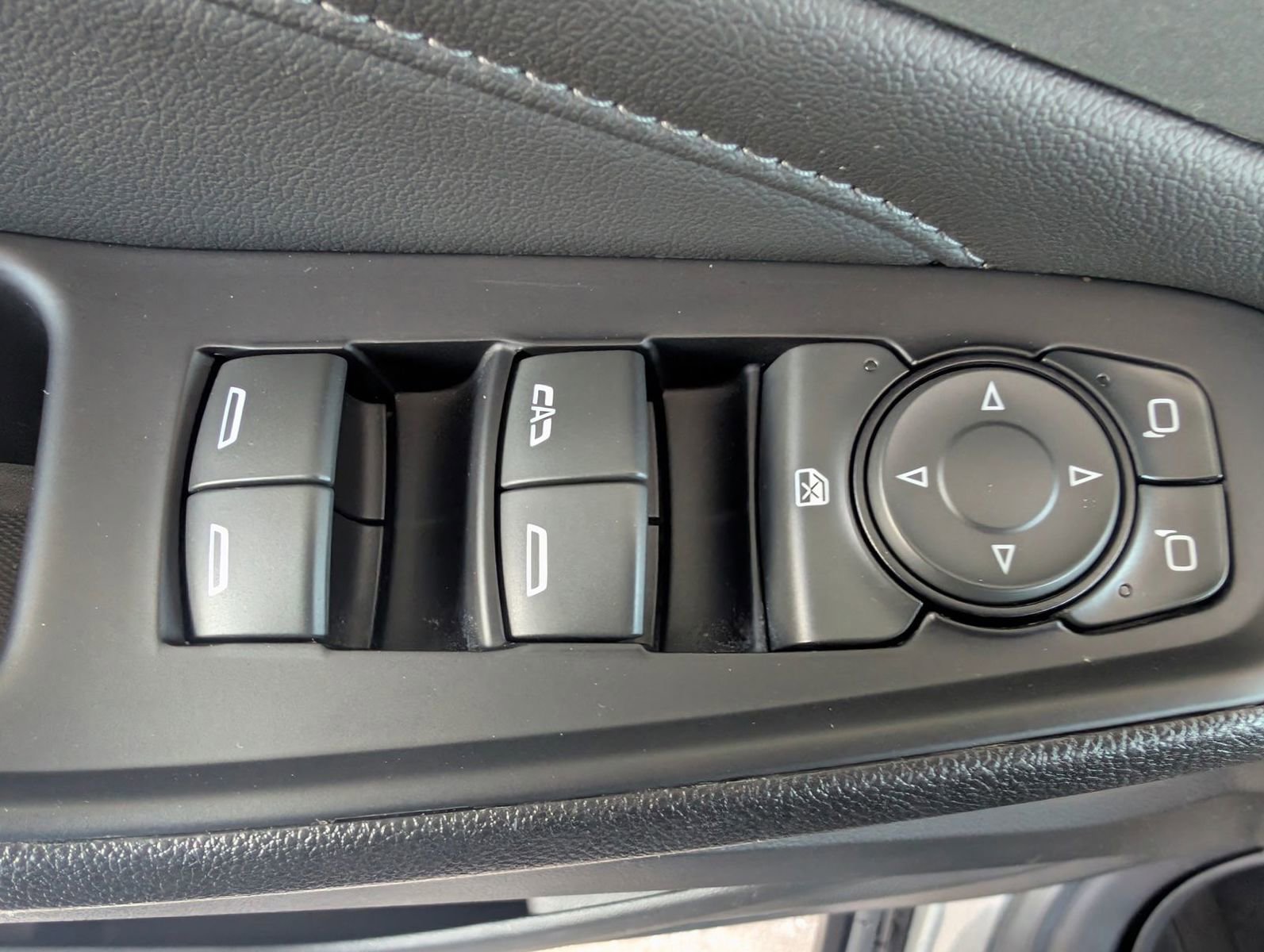 Used 2023 Chevrolet Traverse LT w/ LPO, Floor Liner Package image 8