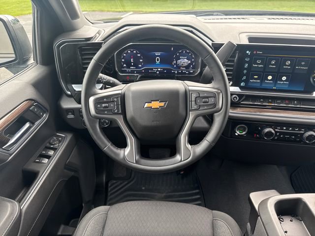 Used 2023 Chevrolet Silverado 1500 LT AWD/4WD image 15
