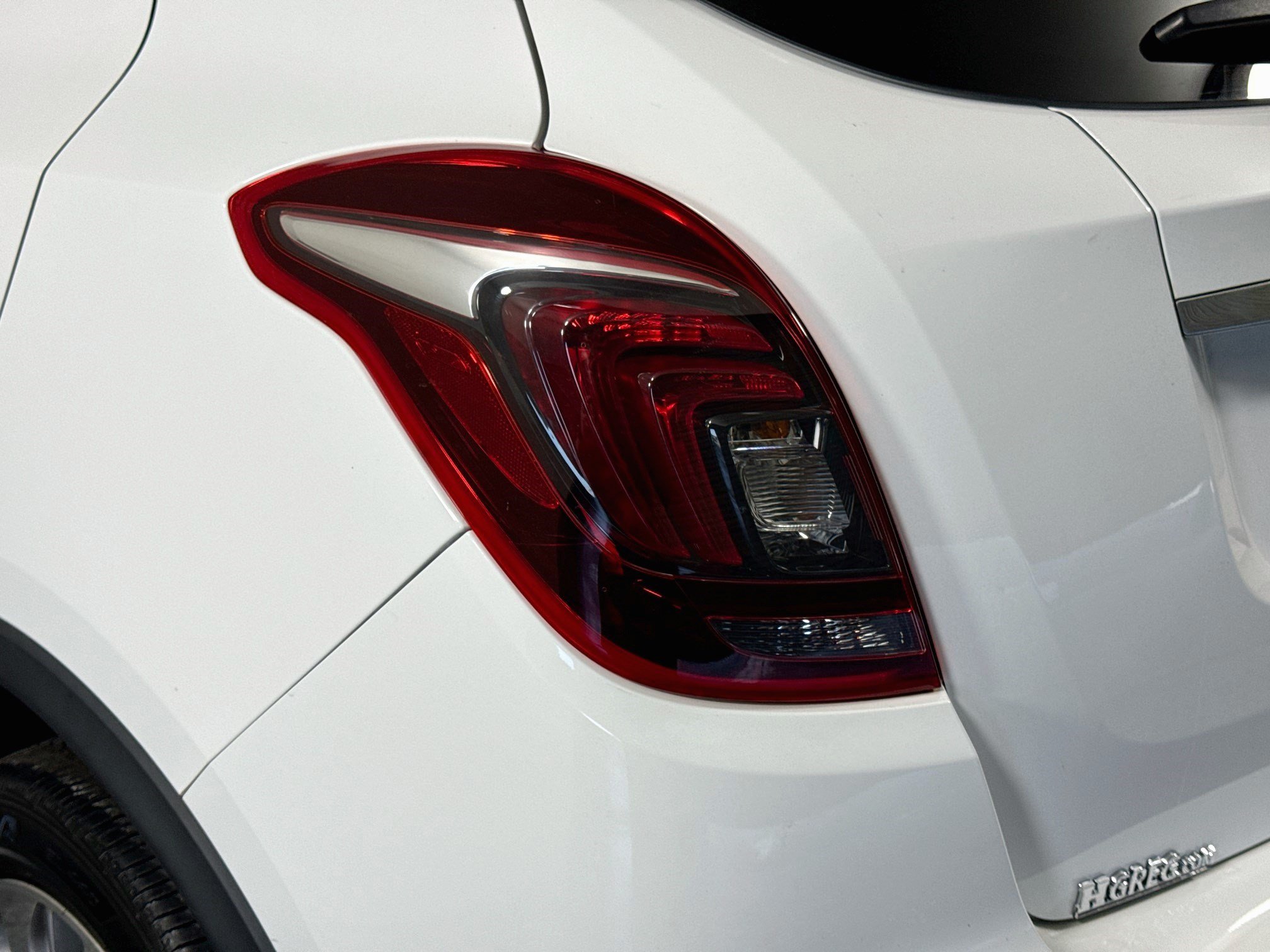 Used 2020 Buick Encore Preferred FWD image 36