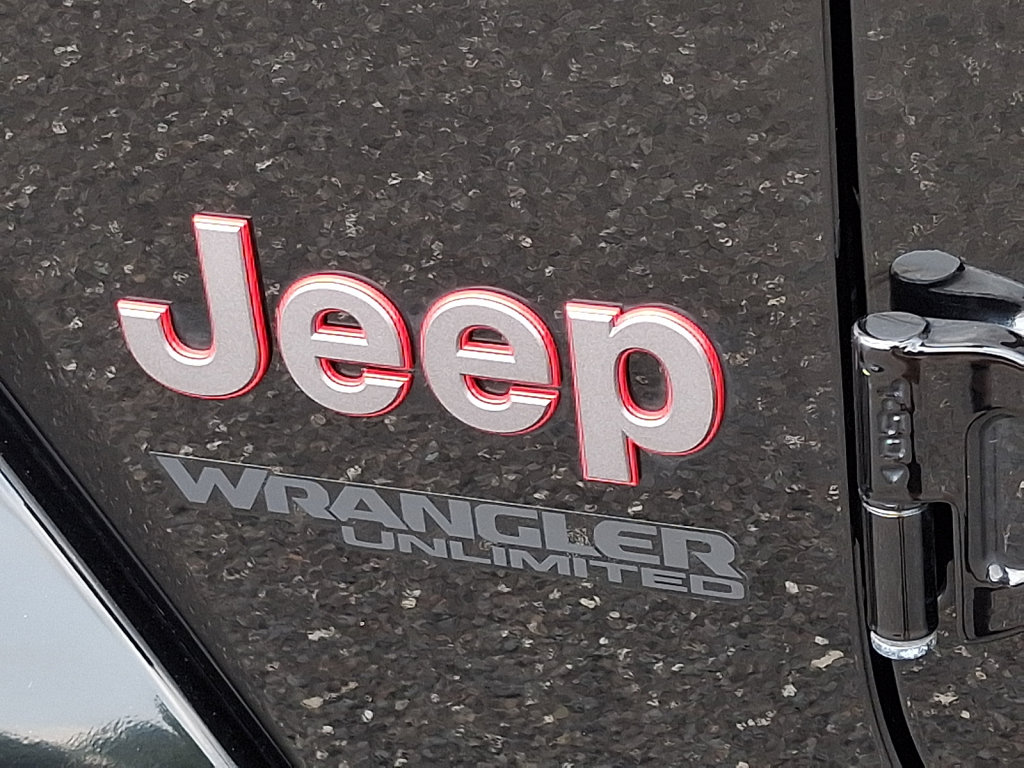 Certified 2022 Jeep Wrangler Unlimited Rubicon w/ Steel Bumper Group AWD/4WD image 17