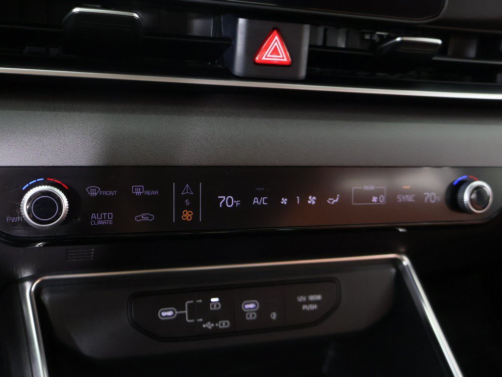 Used 2025 Kia Carnival EX FWD image 52