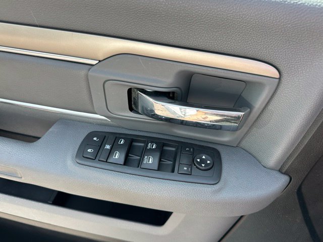 Used 2017 RAM 1500 Classic SLT w/ SLT Plus D←cor Group AWD/4WD image 12