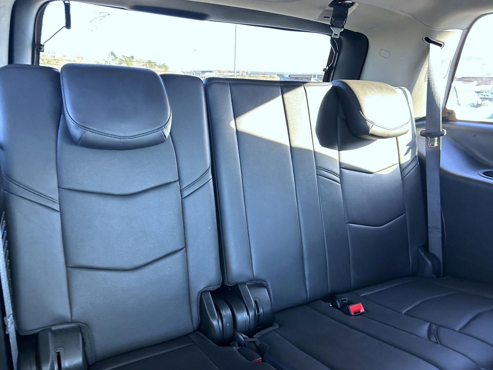 Used 2019 Cadillac Escalade Luxury image 21