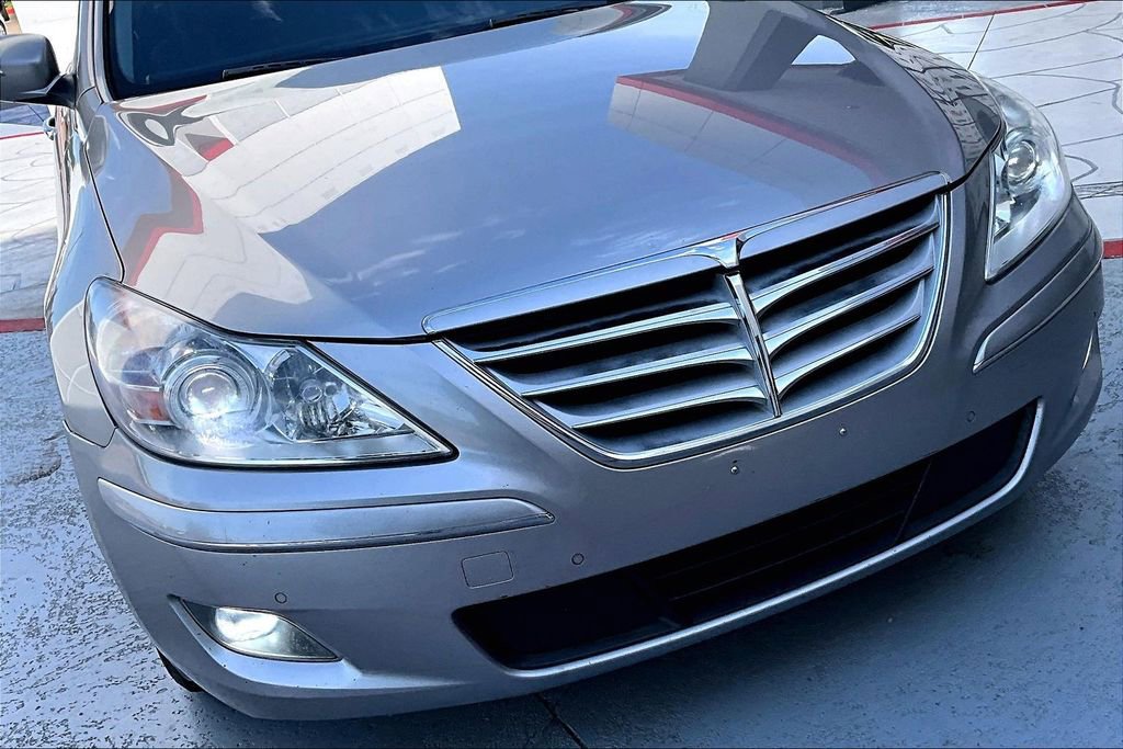 Used 2010 Hyundai Genesis 4.6 w/ Technology Pkg 5 RWD image 32