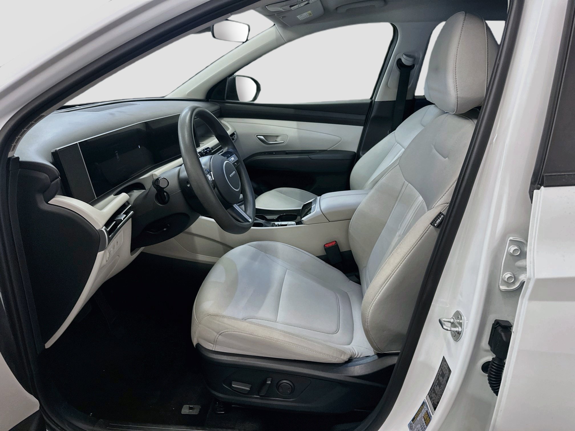 Used 2025 Hyundai Tucson SEL AWD/4WD image 13