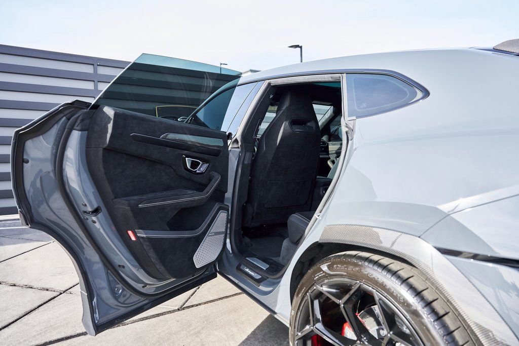 Used 2024 Lamborghini Urus Performante image 33