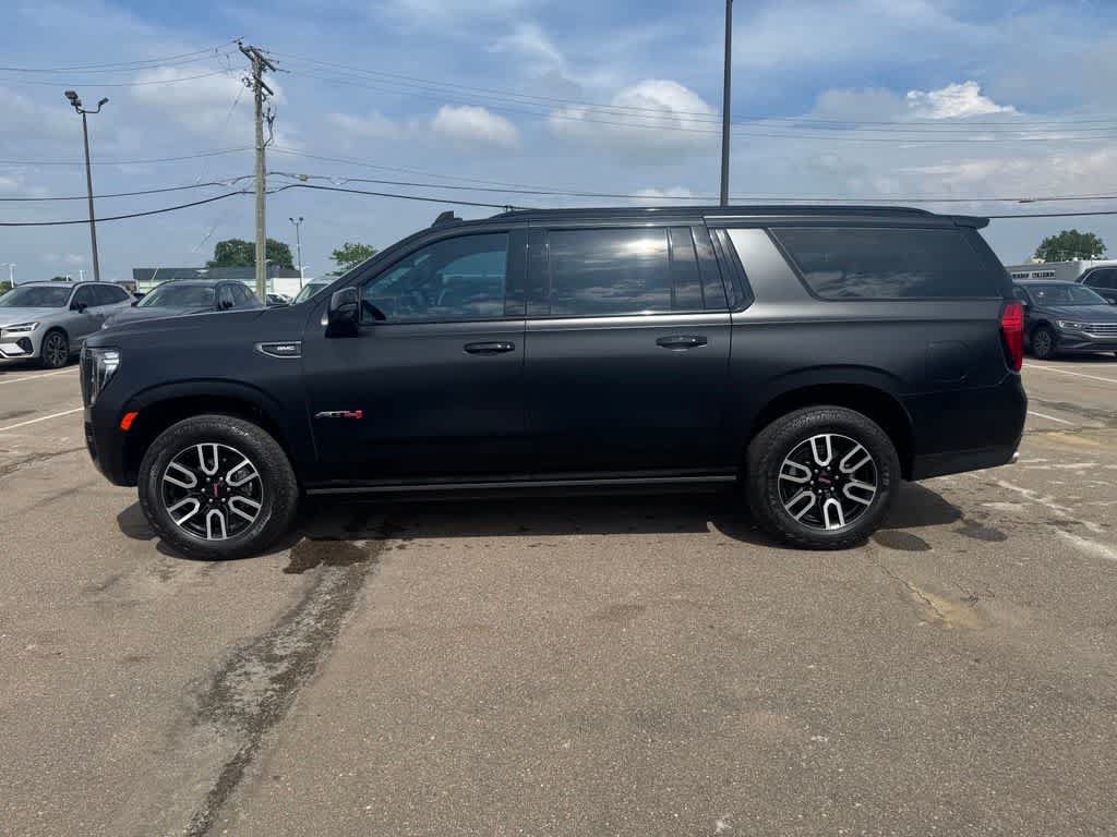 Used 2024 GMC Yukon XL AT4 w/ AT4 Premium Plus Package AWD/4WD image 8
