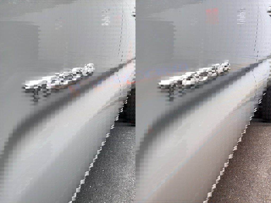 Used 2022 Toyota Tacoma TRD Sport image 3