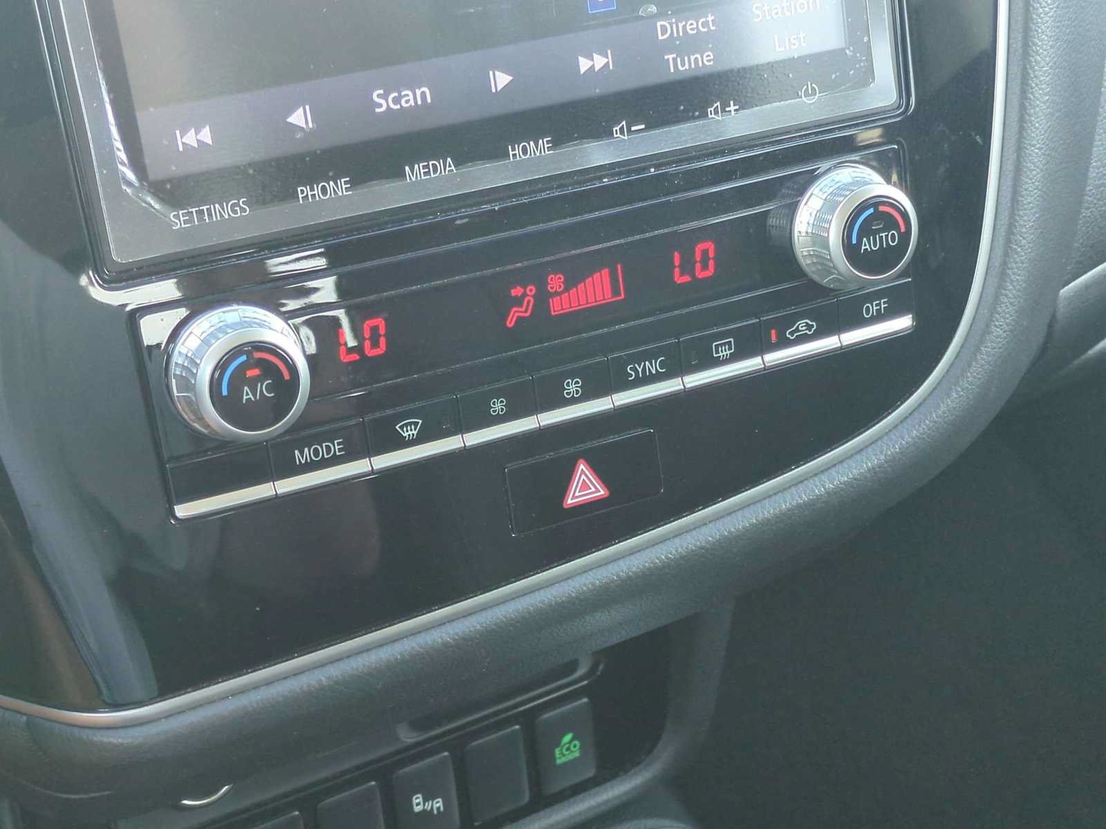 Used 2020 Mitsubishi Outlander SE FWD image 17