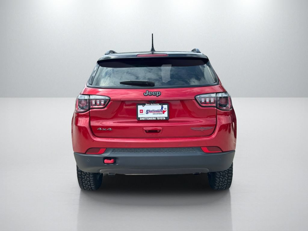 Used 2025 Jeep Compass Trailhawk AWD/4WD image 6