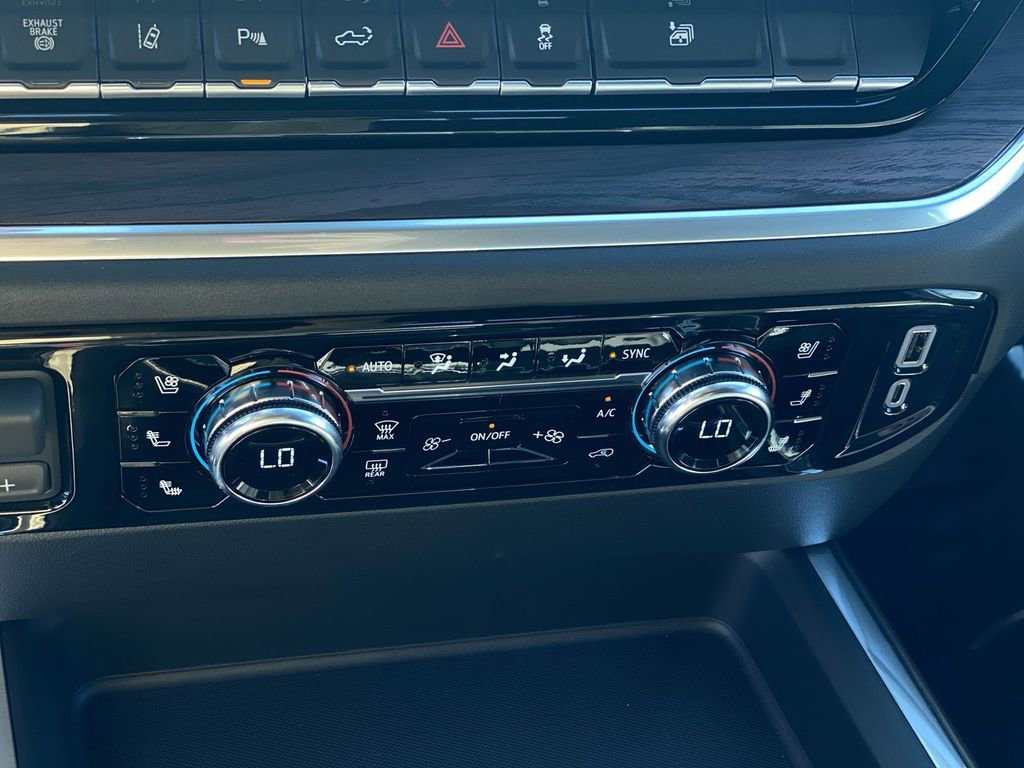 New 2026 GMC Sierra 3500 SLT w/ SLT Convenience Package image 23