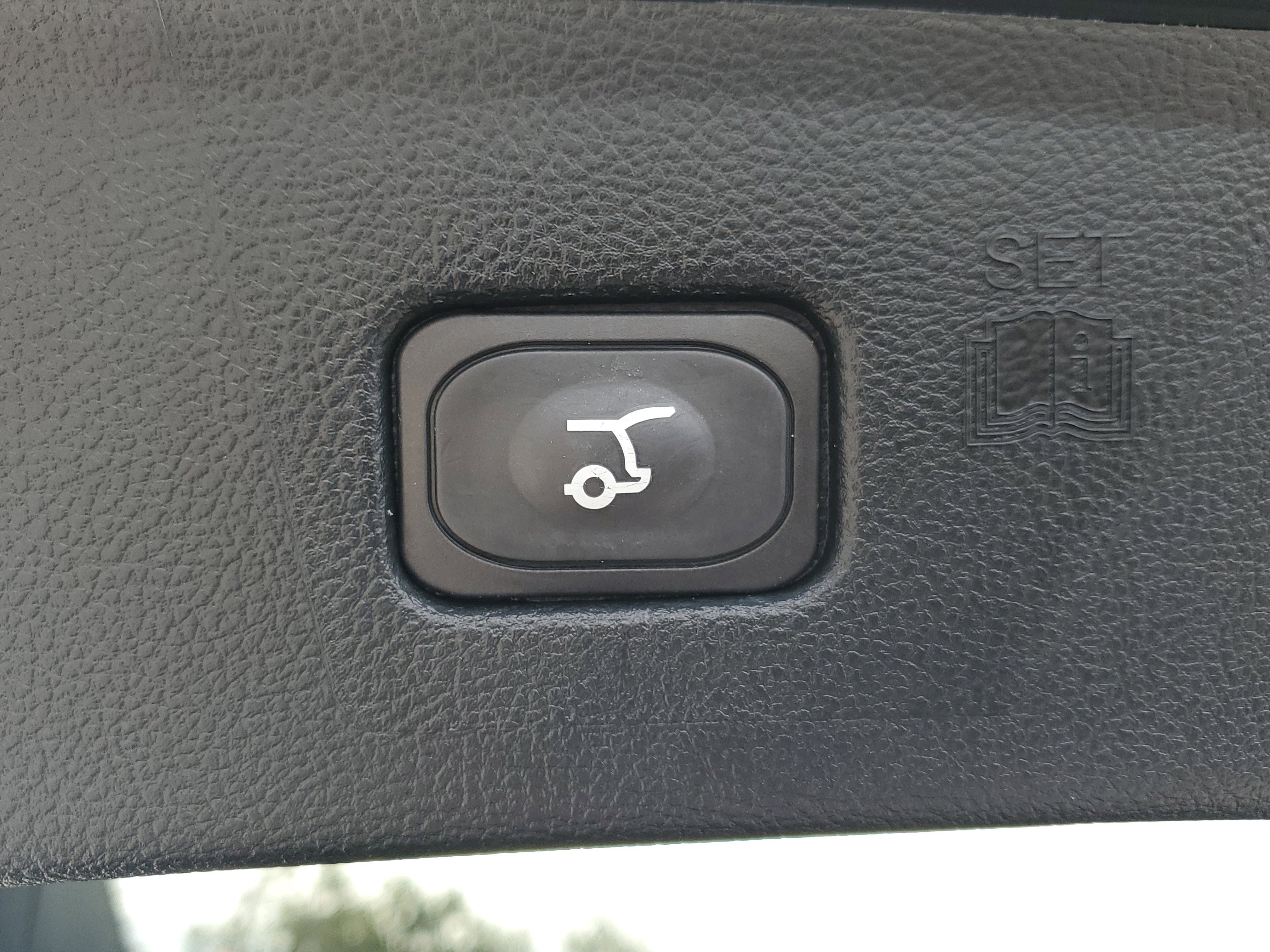 Certified 2022 Ford Edge SEL w/ Convenience Package image 11