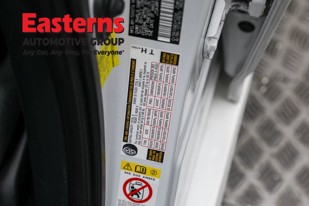 Used 2022 Toyota Prius LE image 30