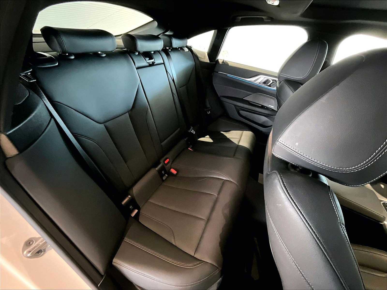 Used 2025 BMW 430i xDrive w/ M Sport Package image 31