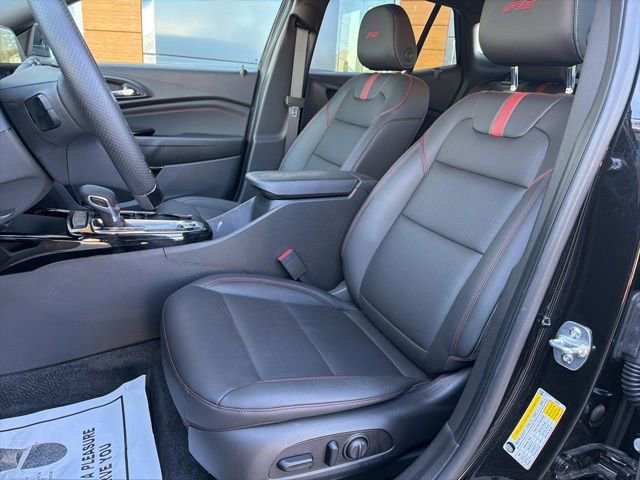 Used 2025 Chevrolet Trax RS image 18