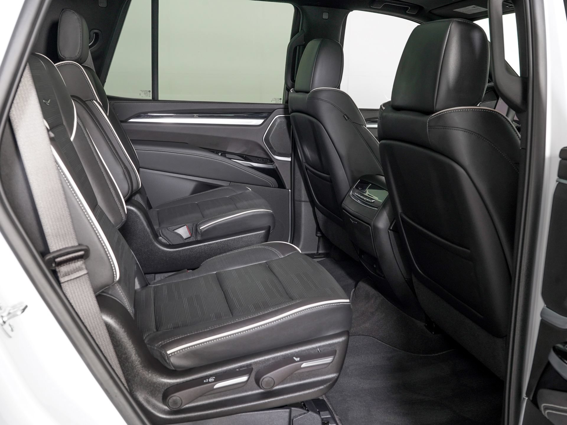 Used 2026 Cadillac Escalade Sport w/ Touring Package AWD/4WD image 9