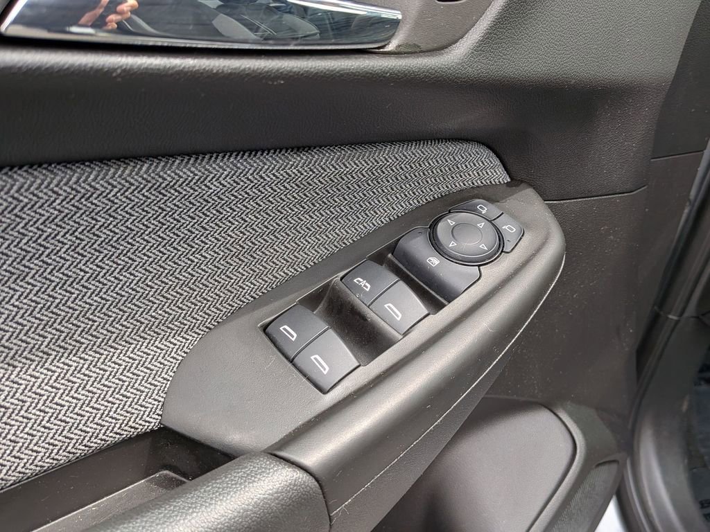 Used 2025 Chevrolet TrailBlazer LT AWD/4WD image 13