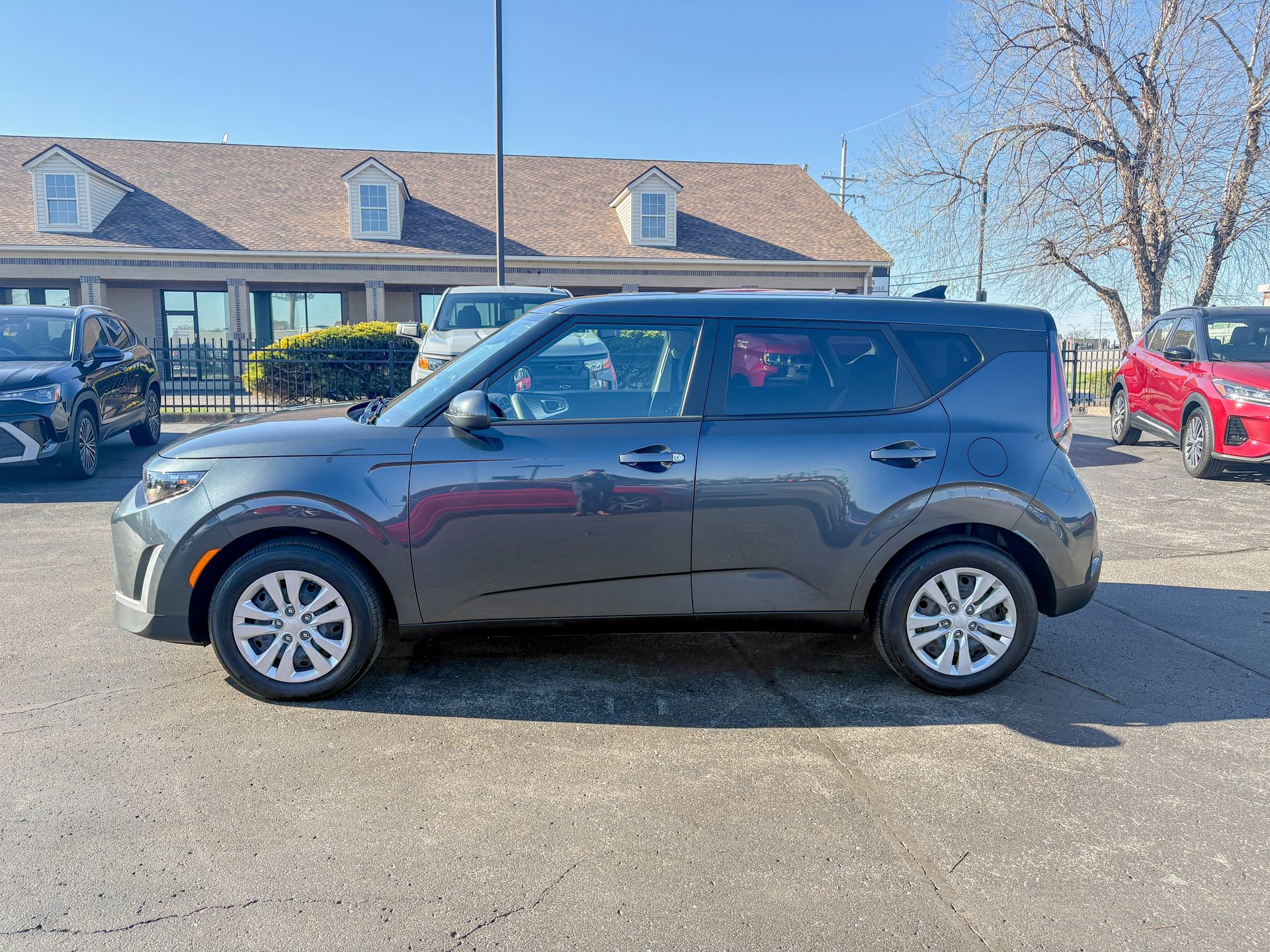 Used 2025 Kia Soul LX FWD image 10
