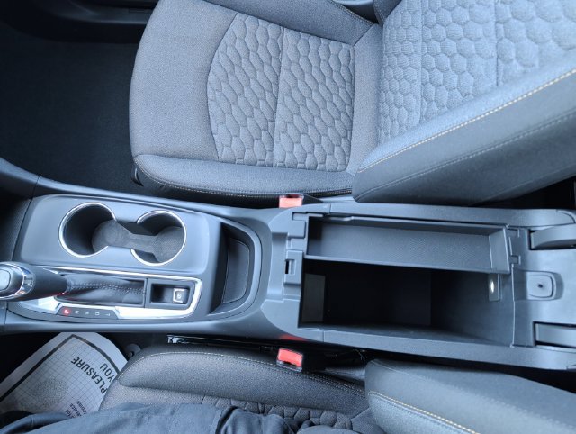 Used 2020 Chevrolet Equinox LT w/ Driver Convenience Package FWD image 25