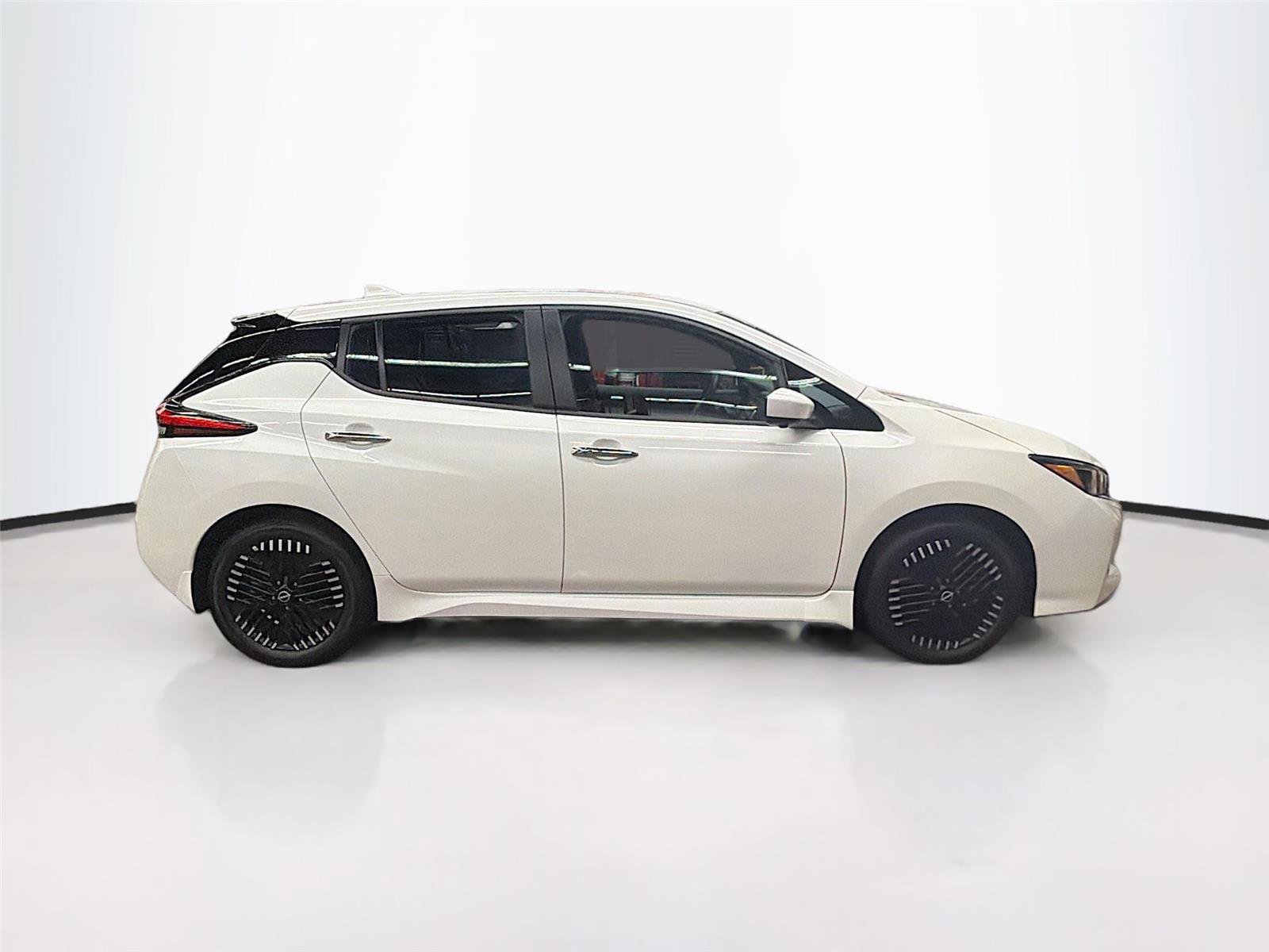 New 2025 Nissan Leaf SV Plus FWD image 8