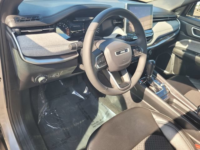 Used 2024 Jeep Compass Latitude AWD/4WD image 12