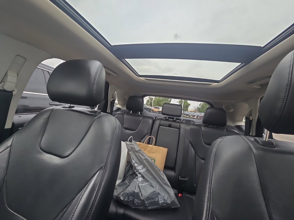 Used 2019 Ford Edge Titanium w/ Equipment Group 301A AWD/4WD image 9
