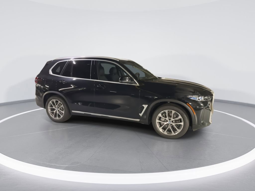 New 2026 BMW X5 xDrive50e image 9