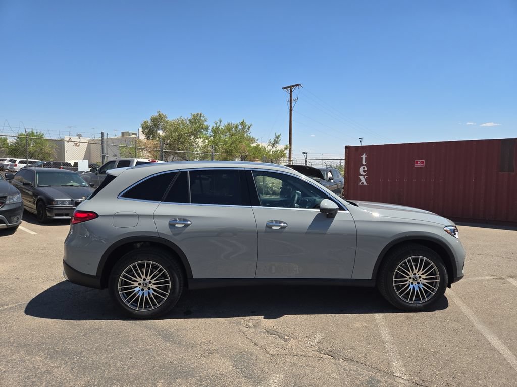 New 2026 Mercedes-Benz GLC 300 image 2