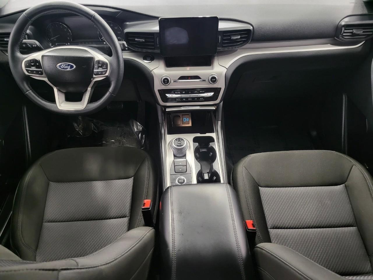 Used 2023 Ford Explorer XLT w/ Class IV Trailer Tow Package image 5