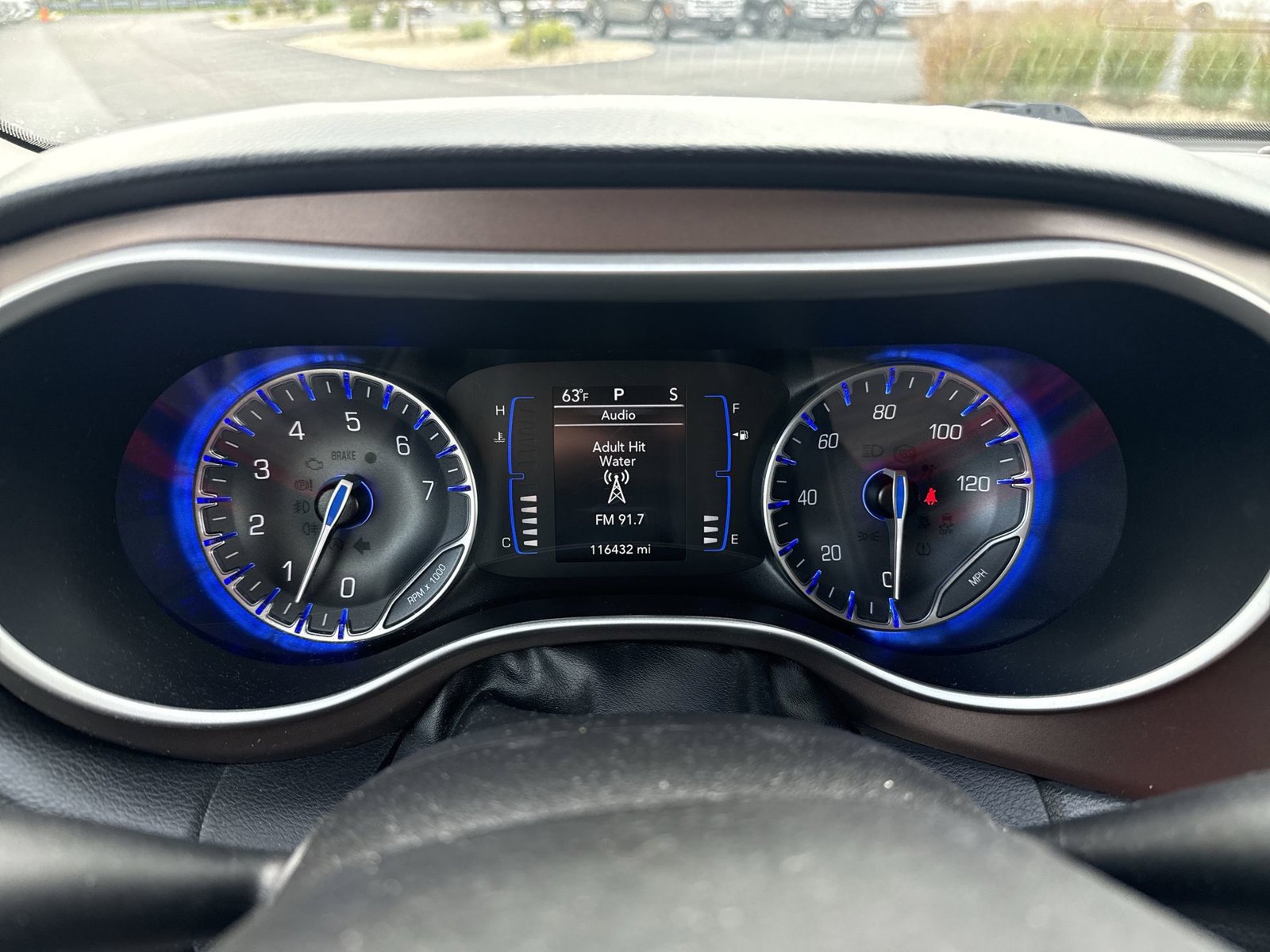 Used 2022 Chrysler Voyager LX FWD image 16