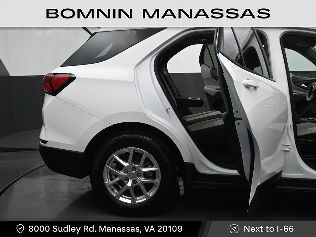 Used 2022 Chevrolet Equinox LS w/ LS Convenience Package image 10