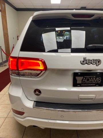 Used 2020 Jeep Grand Cherokee Overland RWD image 12
