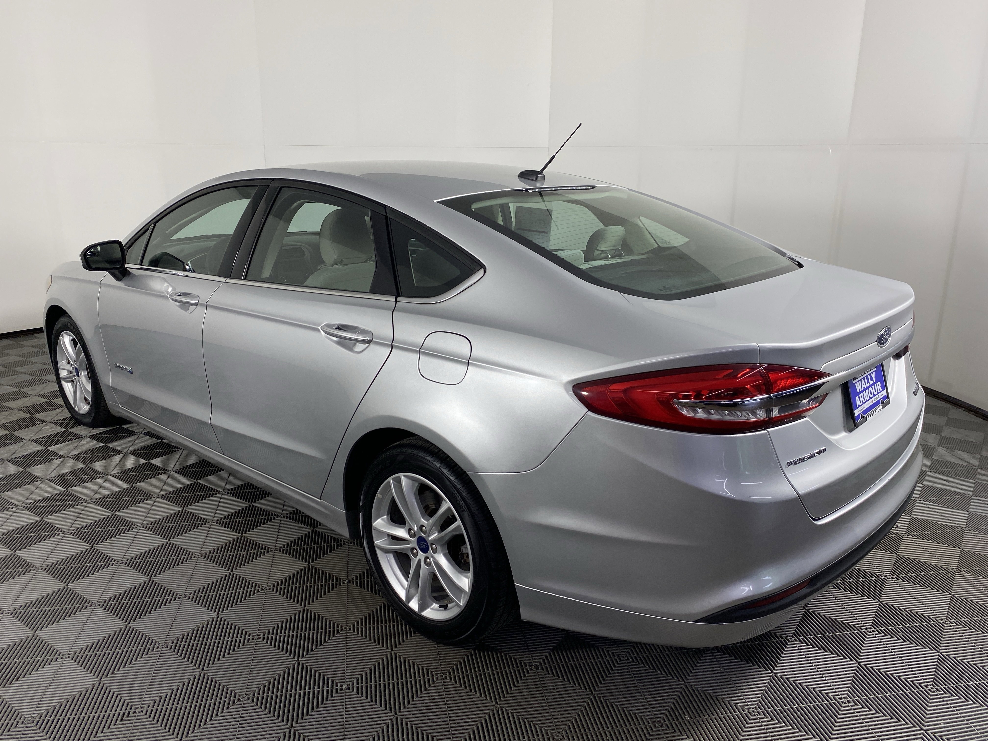 Used 2018 Ford Fusion S FWD image 8