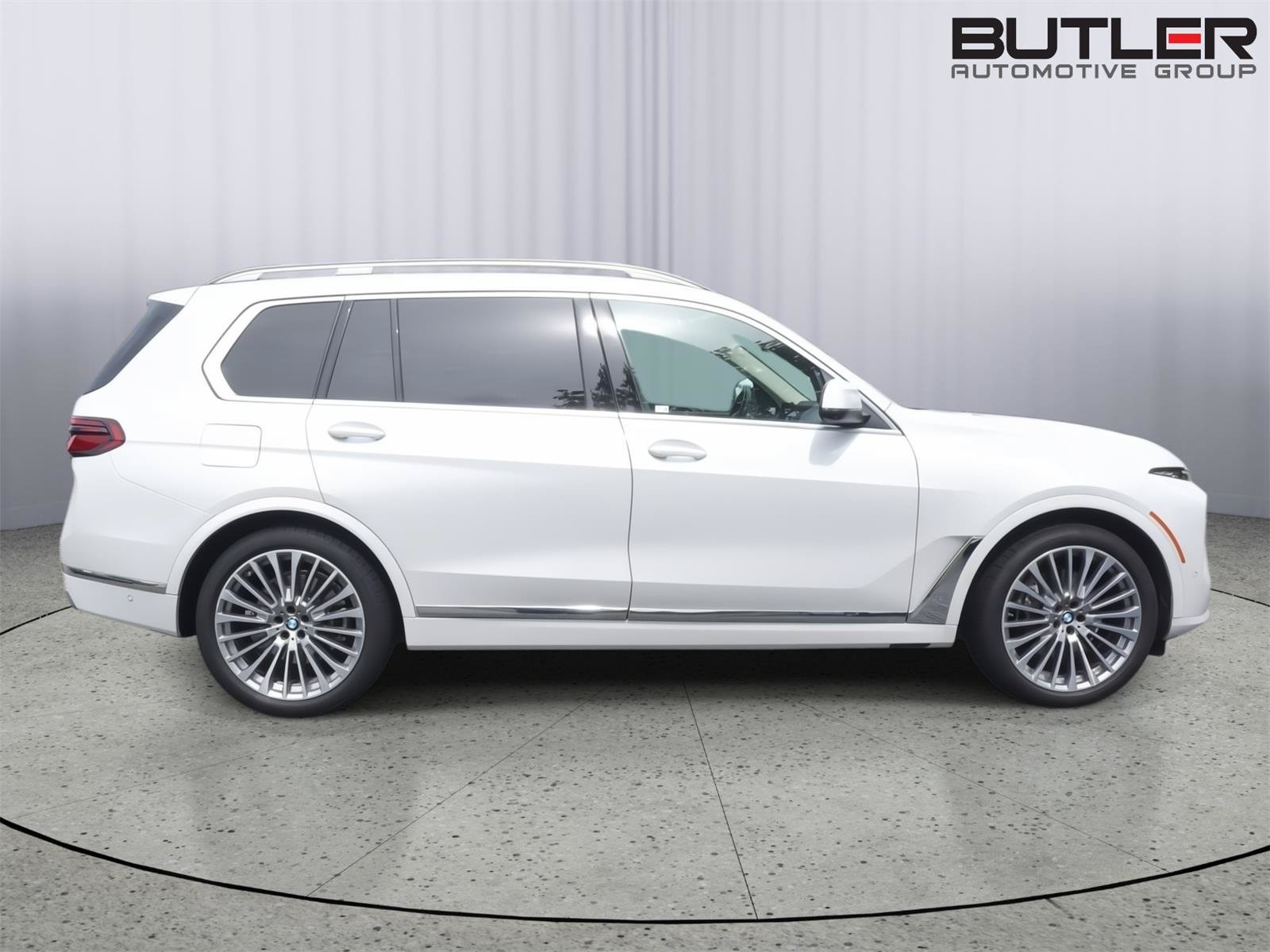 Used 2024 BMW X7 xDrive40i w/ Premium Package AWD/4WD image 7