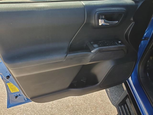 Used 2018 Toyota Tacoma TRD Sport image 15