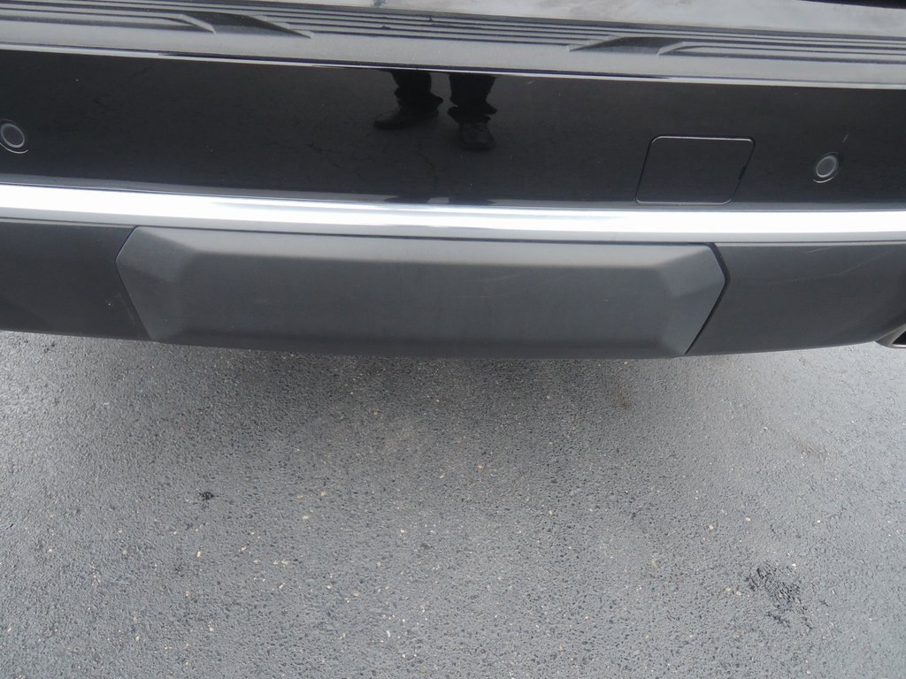 Used 2025 Chevrolet Suburban High Country image 37