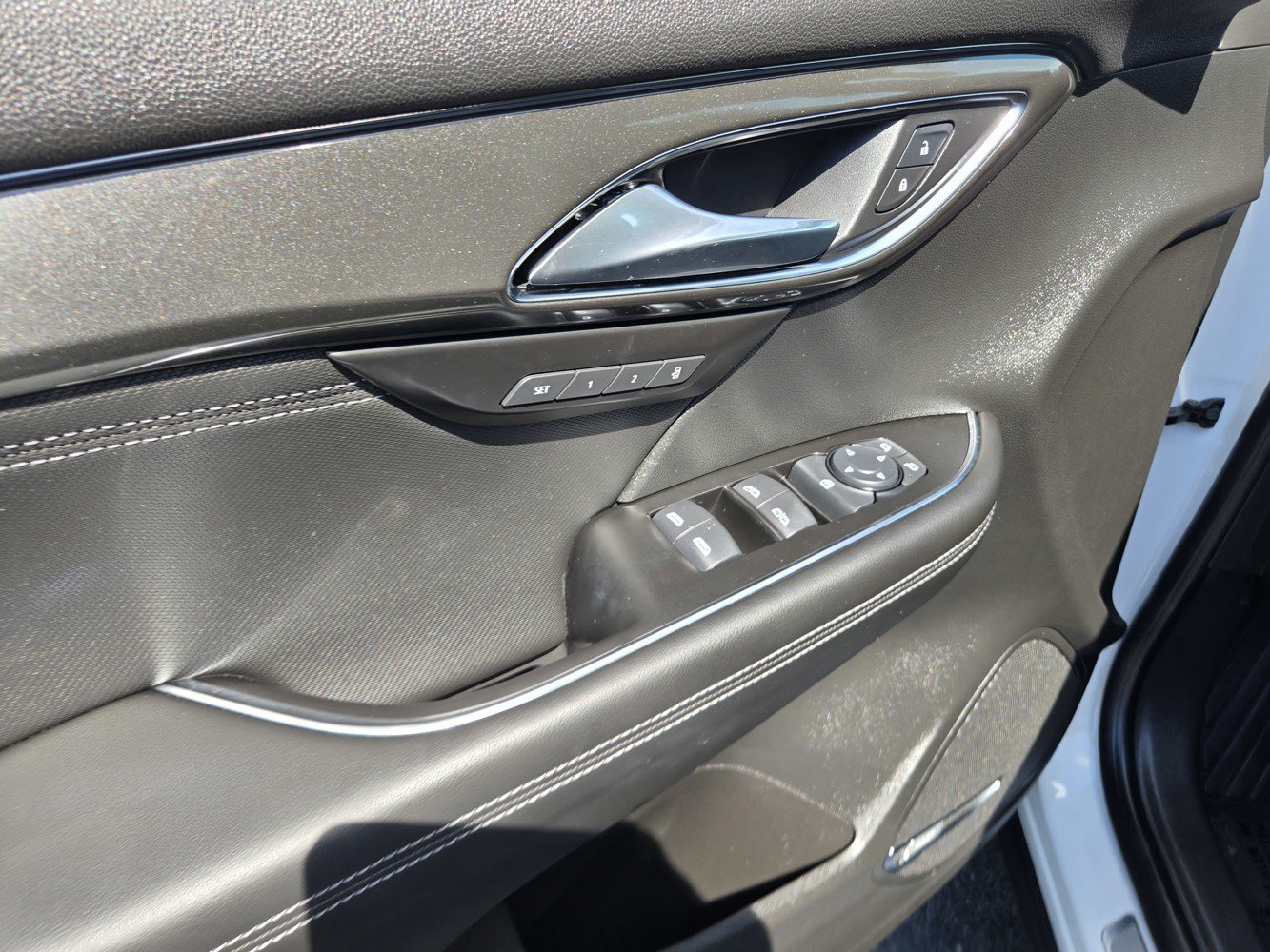 Certified 2025 Buick Envision Preferred AWD/4WD image 34