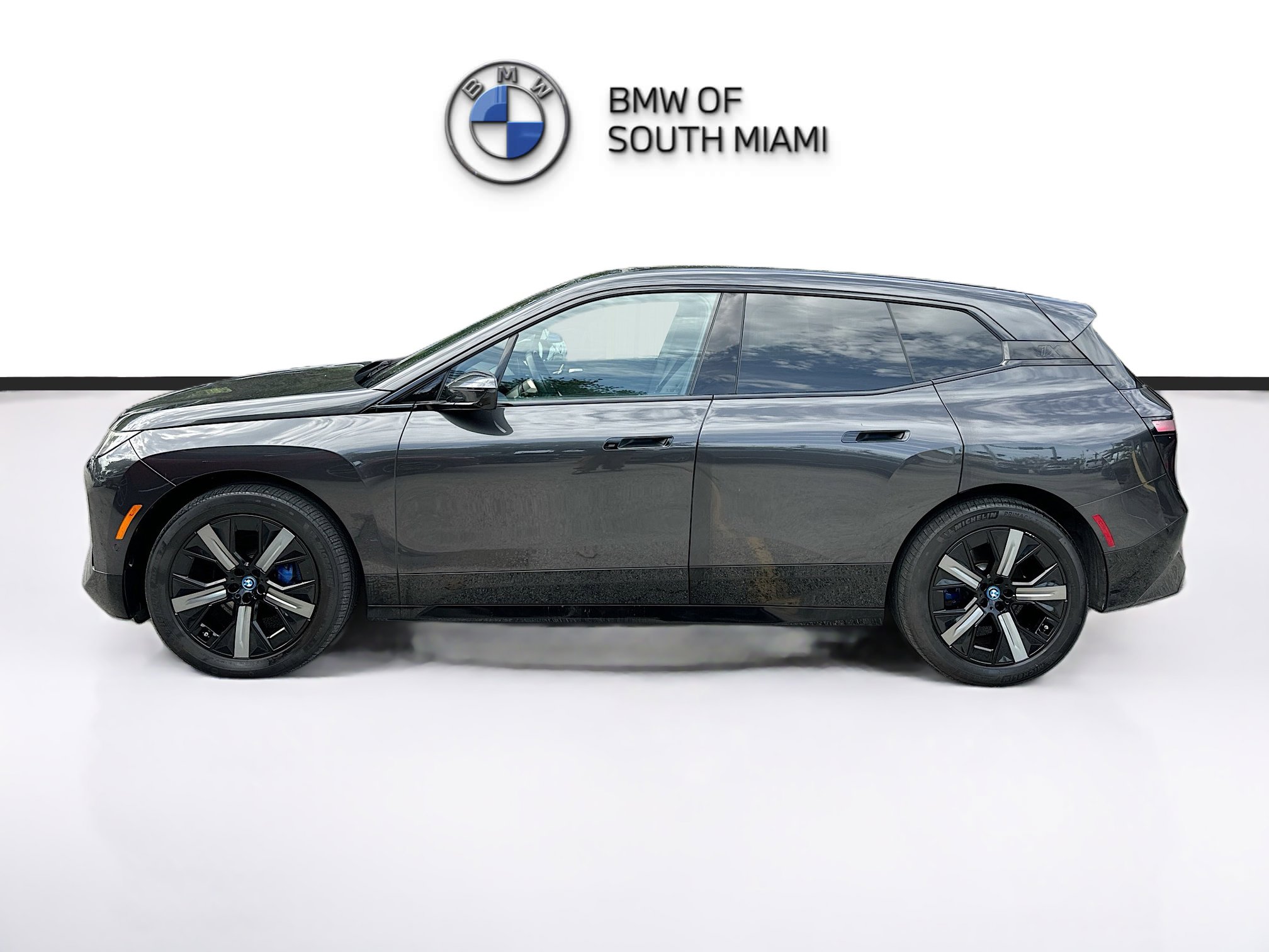 Certified 2024 BMW iX xDrive50 w/ Premium Package AWD/4WD image 4