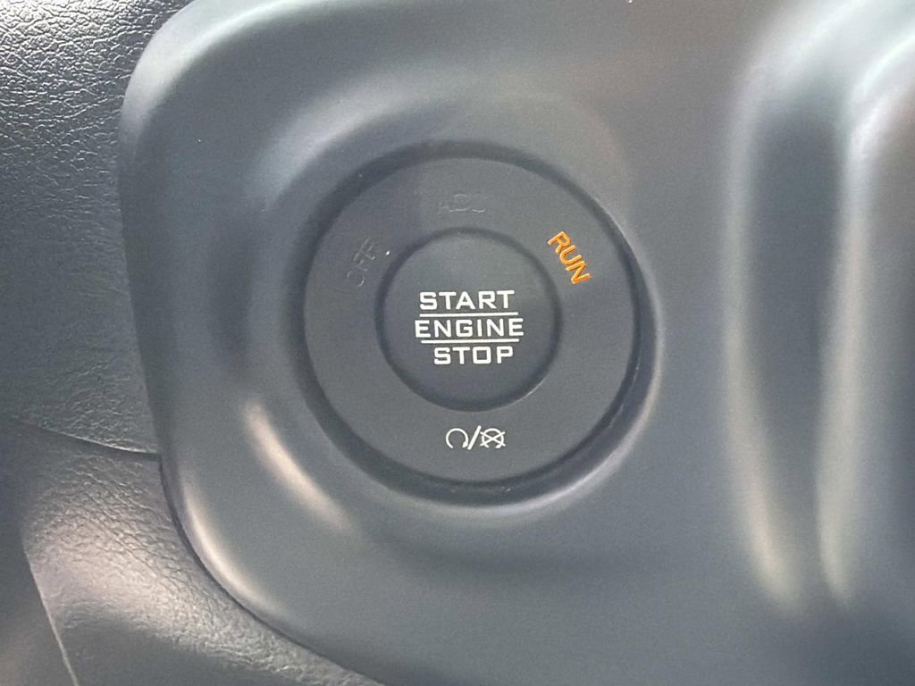 Used 2021 Jeep Wrangler Sport S image 25